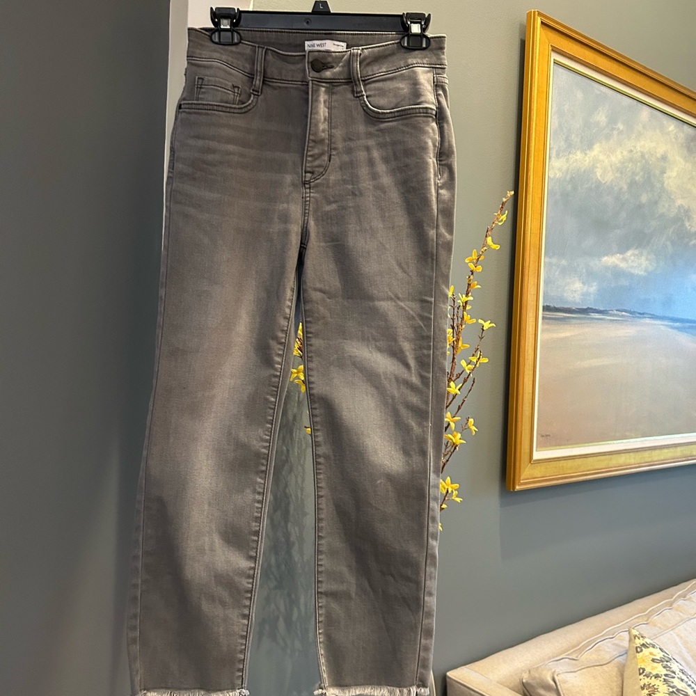 Nine West Women’s Gray Straight Crop Jeans~Size 4
